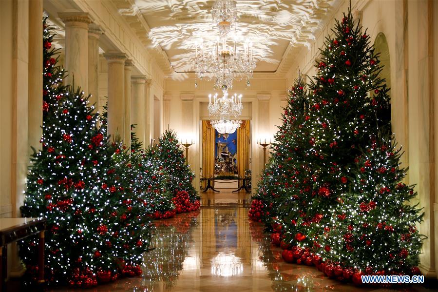 U.S.-WASHINGTON D.C.-WHITE HOUSE-CHRISTMAS-PREPARATION