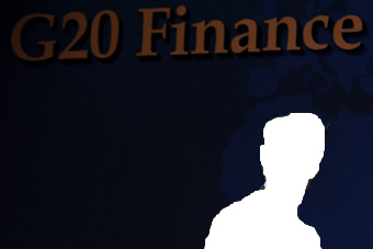 全球財經(jīng)高官華盛頓聚首求解美國&ldquo;兩大難&rdquo;