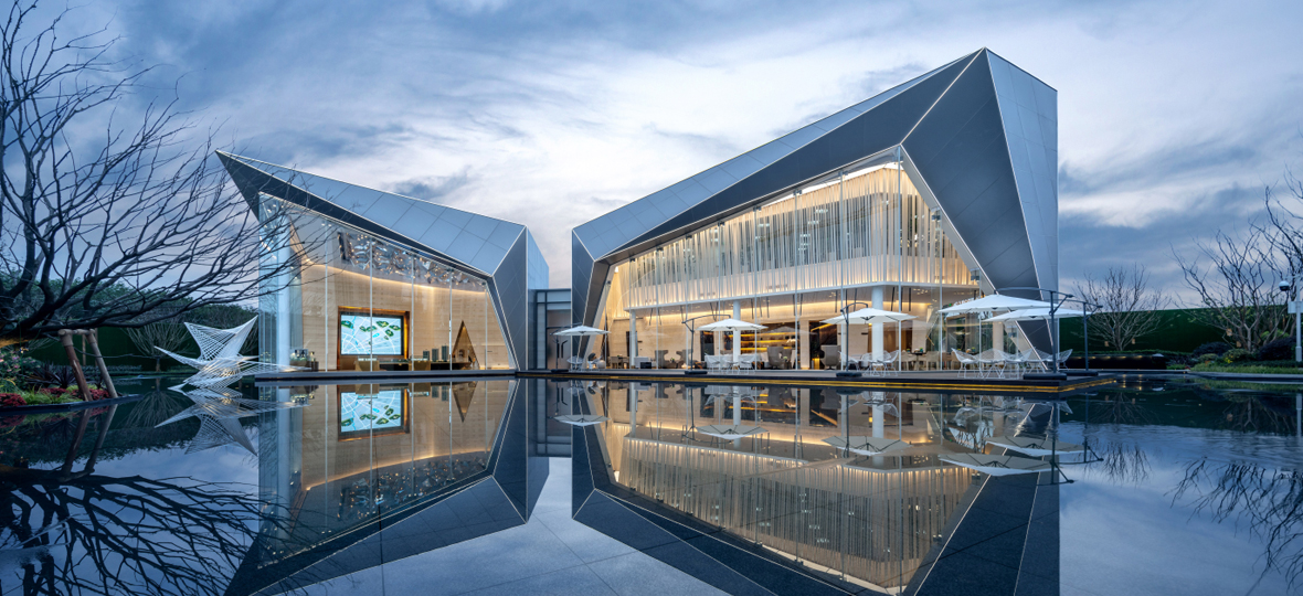 2019年是中國(guó)奧園發(fā)展史上一個(gè)重要里程碑，奮進(jìn)新時(shí)代，筑夢(mèng)新奧園。積極履行企業(yè)應(yīng)承擔(dān)的社會(huì)責(zé)任，為客戶乃至社會(huì)“構(gòu)筑健康生活”。