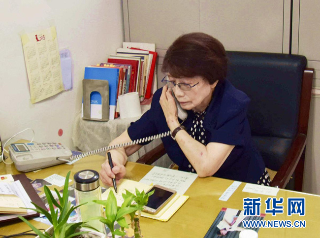老年生活精力都放在教育上，健康秘訣是保持學習，簡單生活。
