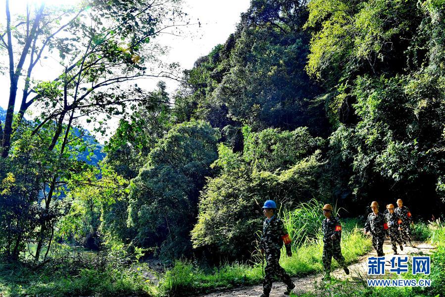 （十九大時(shí)光&middot;圖文互動(dòng)）（6）變革不平凡　奮進(jìn)新時(shí)代&mdash;&mdash;來自基層蹲點(diǎn)現(xiàn)場(chǎng)的報(bào)道