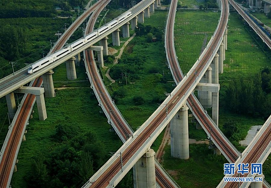 （十九大時光·圖文互動）（1）民生美景令人憧憬　美好生活召喚奮斗——來自基層蹲點現(xiàn)場的報道 