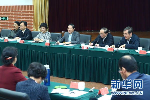 4月12日，中共中央政治局委員、中央書記處書記、中宣部部長劉奇葆在北京出席“走向世界的中國兒童文學(xué)”座談會并講話。 新華社記者丁海濤攝