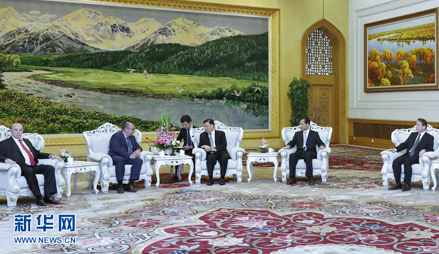 6月7日，中共中央政治局常委、中央書記處書記劉云山在北京會見金磚國家媒體高端論壇的媒體代表。新華社記者 鞠鵬 攝