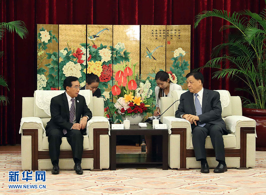 6月11日，中共中央政治局常委、中央書記處書記劉云山在福州會(huì)見來華出席金磚國家政黨、智庫和民間社會(huì)組織論壇的老撾人民革命黨中央政治局委員、中央書記處常務(wù)書記、國家副主席潘坎。新華社記者劉衛(wèi)兵攝
