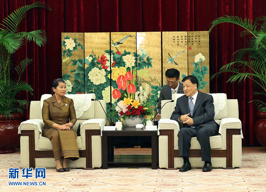 6月11日，中共中央政治局常委、中央書記處書記劉云山在福州會(huì)見來華出席金磚國家政黨、智庫和民間社會(huì)組織論壇的柬埔寨人民黨中央常委、副首相梅森安。新華社記者劉衛(wèi)兵攝
