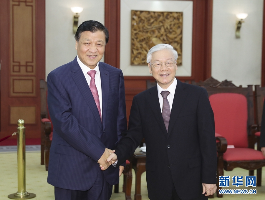 應(yīng)越南共產(chǎn)黨邀請，中共中央政治局常委、中央書記處書記劉云山9月18日至19日對越南進(jìn)行正式訪問。這是9月18日，劉云山在河內(nèi)會見越共中央總書記阮富仲。 新華社記者 丁林 攝