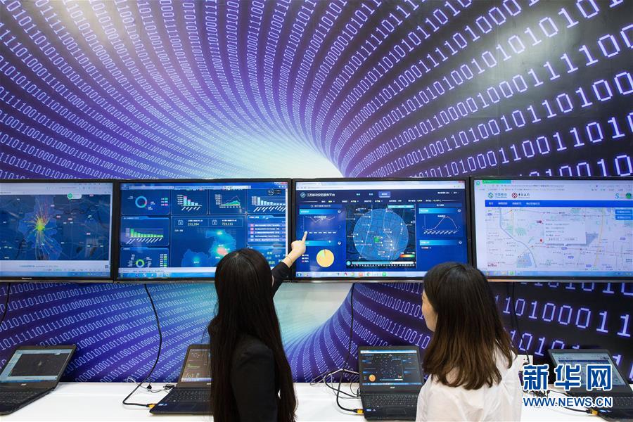 （新華全媒頭條·圖文互動）（10）開啟新征程　譜寫新史詩——以習(xí)近平同志為核心的黨中央引領(lǐng)中國特色社會主義進(jìn)入新時(shí)代