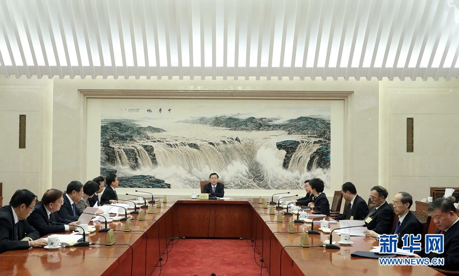 2月23日，十二屆全國人大常委會第一百一十三次委員長會議在北京人民大會堂舉行，張德江委員長主持。 新華社記者 劉衛(wèi)兵 攝