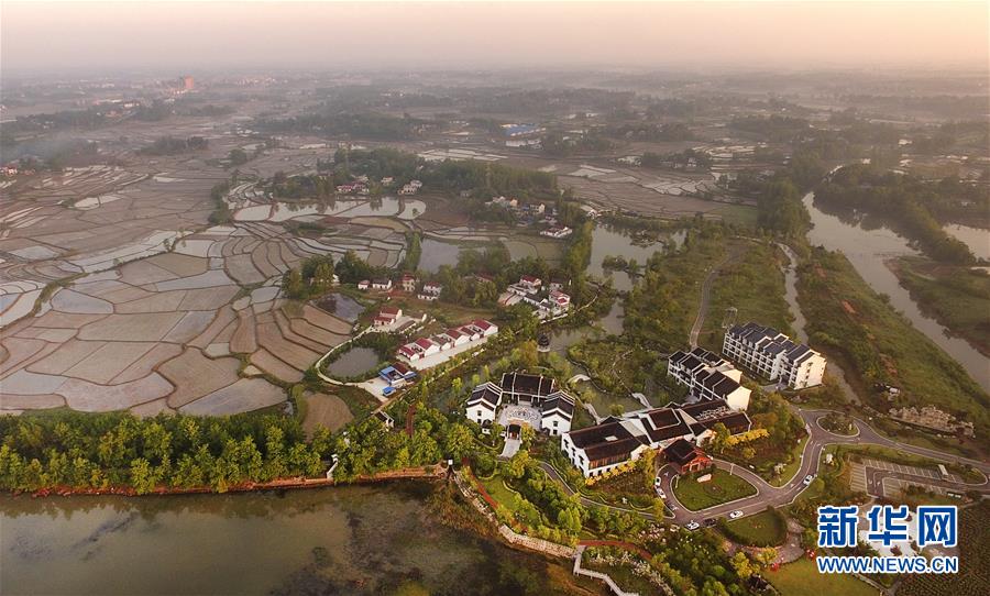 (美麗中國)(1)特色小鎮(zhèn)風(fēng)光美