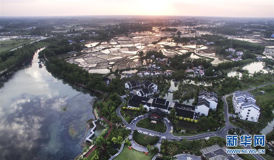 (美麗中國(guó))(7)特色小鎮(zhèn)風(fēng)光美