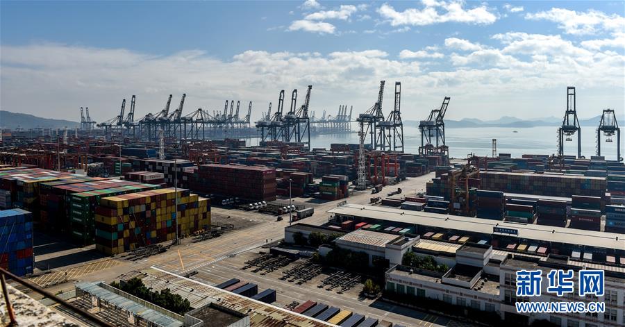 （新華全媒頭條·壯闊東方潮　奮進(jìn)新時代——慶祝改革開放40年·圖文互動）（14）從追趕時代到引領(lǐng)時代——從深圳發(fā)展奇跡看中國改革開放40年 