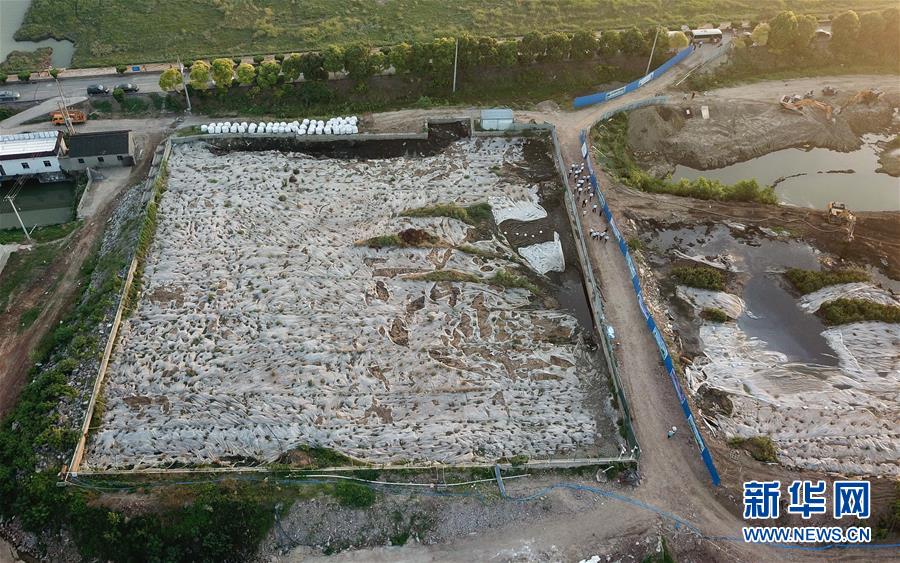 （新華視點&middot;圖文互動）（1）中央督察兩年有的絲毫未改，有的不減反增&mdash;&mdash;江蘇泰興數(shù)萬噸化工廢料和污泥堆放長江邊調(diào)查