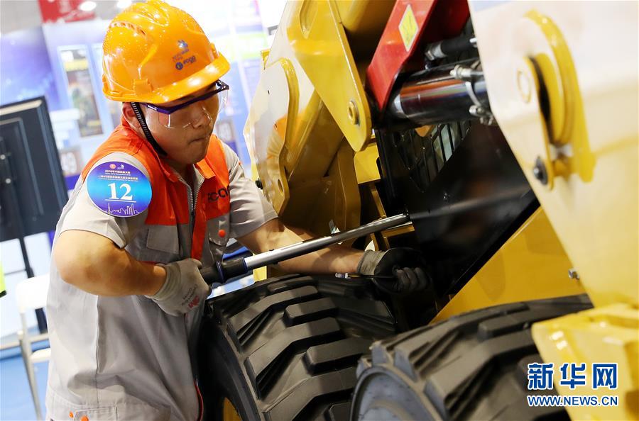 （新華全媒頭條&middot;圖文互動(dòng)）（8）上下合力，聚力破障，開(kāi)辟&ldquo;大國(guó)工匠&rdquo;建設(shè)新格局