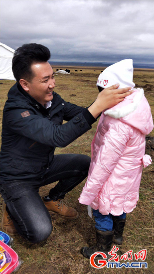 【脫貧攻堅(jiān)在行動(dòng)】打通致富路，牧民笑開(kāi)顏——青海省澤庫(kù)縣“第一書記”張文杰扶貧故事