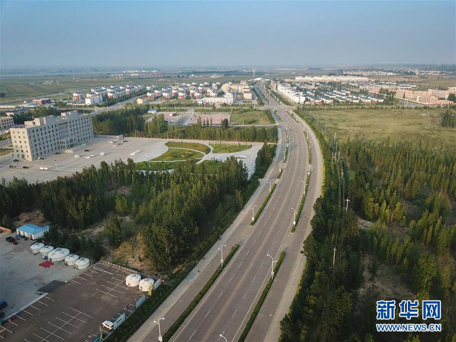 (新華全媒頭條·在習近平新時代中國特色社會主義思想指引下——新時代新作為新篇章·圖文互動)(8)綠富同興畫卷在沙海中鋪展——庫布其沙漠生態(tài)治理紀實