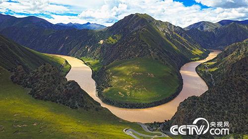 萬里長(zhǎng)江第一灣就在這支管護(hù)隊(duì)的巡護(hù)區(qū)內(nèi)。