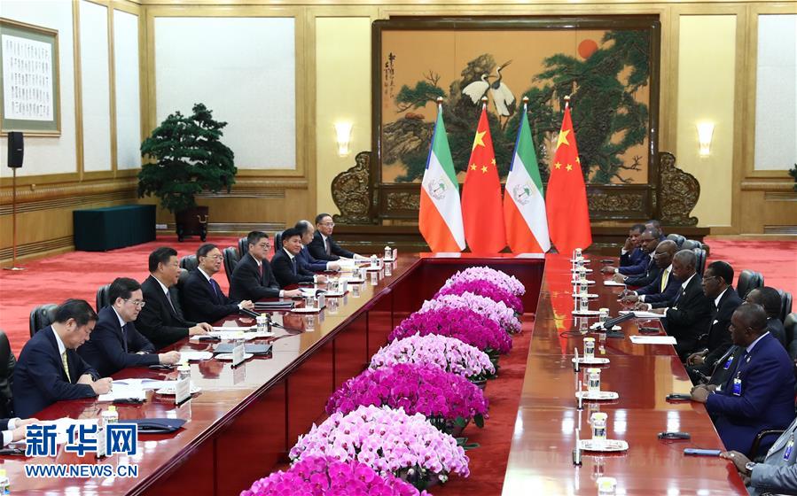 (中非合作論壇·XHDW)習(xí)近平會見赤道幾內(nèi)亞總統(tǒng)奧比昂