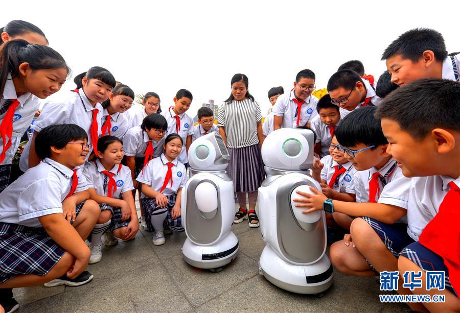 (科技)(1)“零距離”感受科技魅力