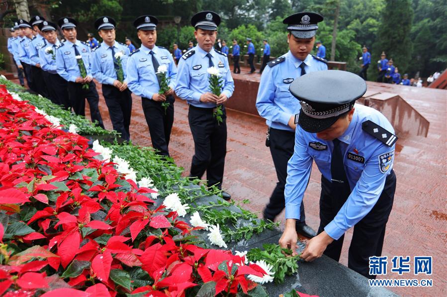 （新華全媒頭條&middot;圖文互動）（9）致敬英烈 捍衛(wèi)榮光&mdash;&mdash;寫在英雄烈士保護(hù)法實施后首個烈士紀(jì)念日