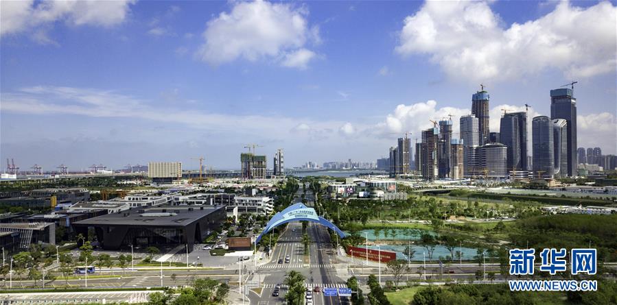 (新時(shí)代國(guó)門(mén)行·圖文互動(dòng))(1)深圳:“拓荒牛”犁出“美麗春天”