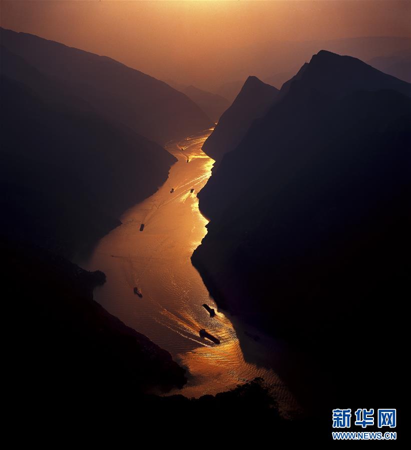 （百城百縣百企調研行&middot;圖文互動）（7）建設長江綠色走廊再譜新章&mdash;&mdash;長江三峽集團發(fā)展紀實