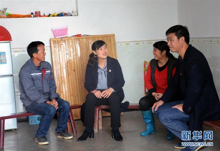 (新時代擔(dān)當(dāng)作為典型風(fēng)采·圖文互動)(3)梁金華:為民辦事就是自己最大的價值