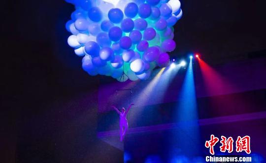 圖為燈光節(jié)現(xiàn)場。寧波文化廣場供圖