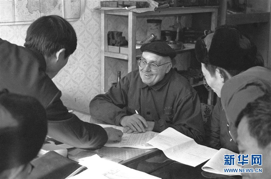 （圖文互動）（2）為發(fā)展和進步，與中國攜手同行&mdash;&mdash;中國改革友誼獎章獲得者群像 