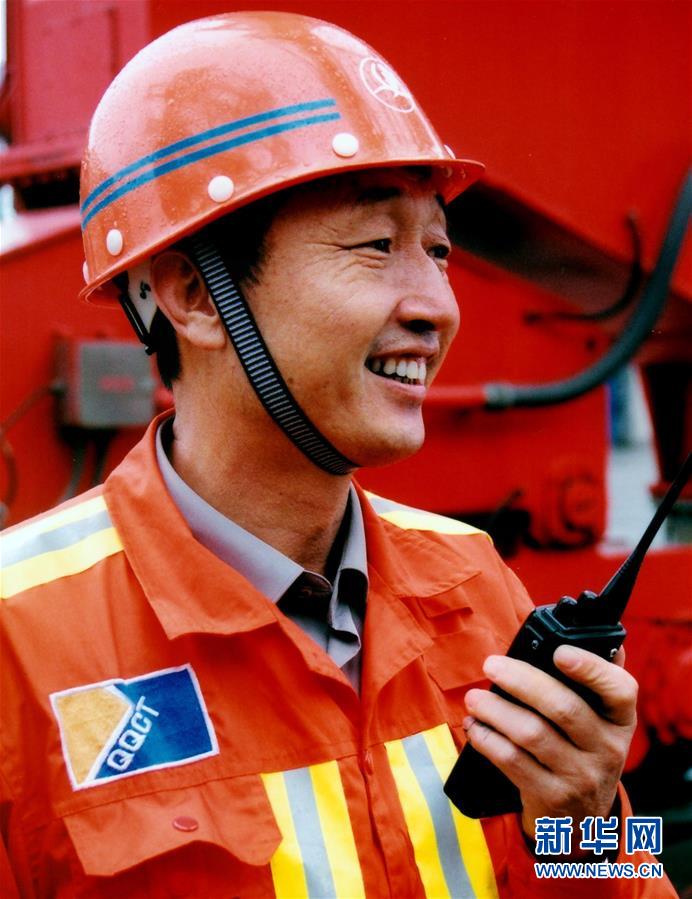 （新華全媒頭條·圖文互動(dòng)）（9）在時(shí)代大潮中書(shū)寫時(shí)代傳奇——致敬百名改革先鋒 