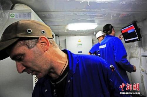 中國造船廠里的外籍員工。 李風(fēng) 攝