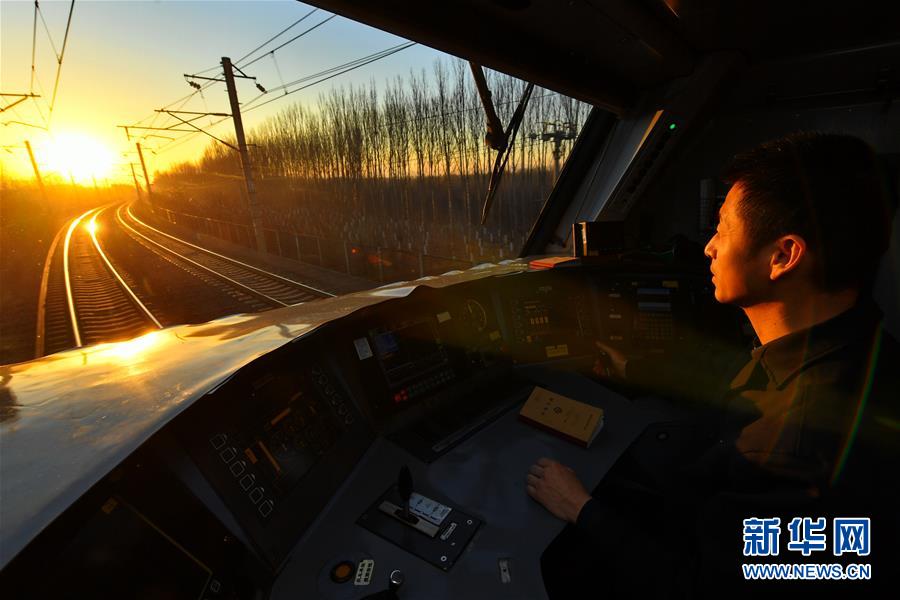 （新華全媒頭條&middot;圖文互動(dòng)）（7）&ldquo;重載大秦&rdquo;三十年