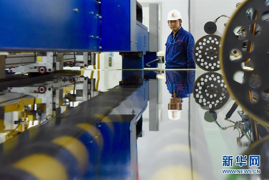 （在習(xí)近平新時代中國特色社會主義思想指引下&middot;將改革開放進(jìn)行到底&middot;強(qiáng)國之基）（新華全媒頭條&middot;圖文互動）（3）奮斗不停步 改革再出發(fā)&mdash;&mdash;&ldquo;四個自信&rdquo;筑牢強(qiáng)國之基