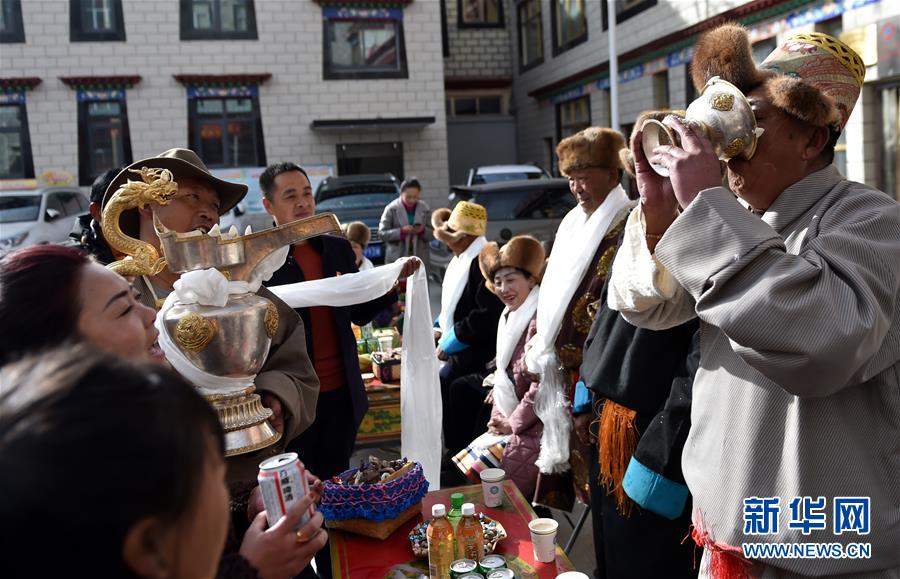 （兩會(huì)前夕看落實(shí)&middot;圖文互動(dòng)）（4）格?；ㄩ_(kāi) 幸福路寬&mdash;&mdash;西藏落實(shí)習(xí)近平總書(shū)記全國(guó)兩會(huì)重要講話精神紀(jì)實(shí)