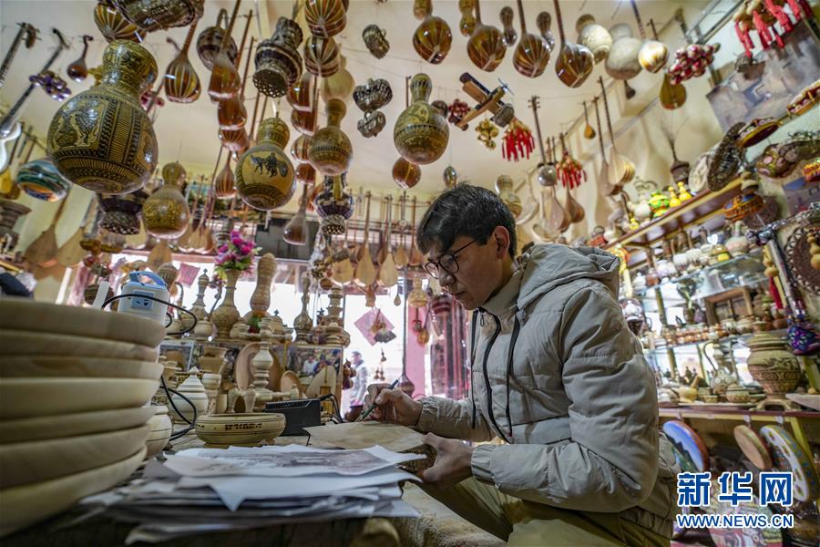 （兩會(huì)前夕看落實(shí)&middot;圖文互動(dòng)）（2）牢記囑托增進(jìn)民族團(tuán)結(jié) 凝心聚力建設(shè)美麗新疆&mdash;&mdash;新疆落實(shí)習(xí)近平總書(shū)記全國(guó)兩會(huì)重要講話(huà)精神紀(jì)實(shí)