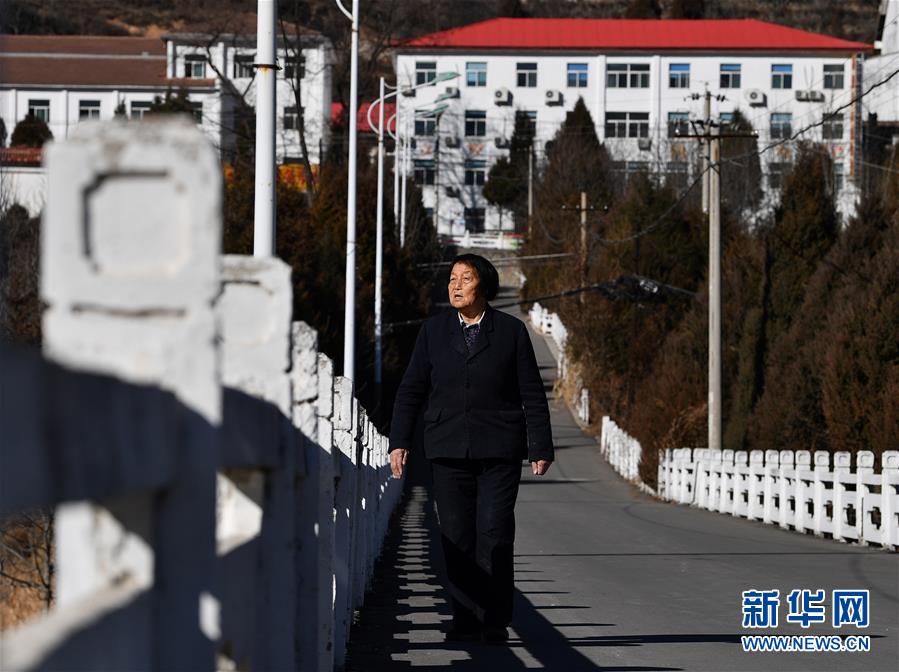 （新華全媒頭條·迎接兩會(huì)特別報(bào)道·圖文互動(dòng)）（1）奮進(jìn)，向著第一個(gè)百年奮斗目標(biāo)——寫(xiě)在2019年全國(guó)兩會(huì)召開(kāi)之際