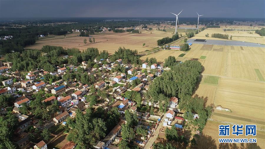 （新華全媒頭條·迎接兩會(huì)特別報(bào)道·圖文互動(dòng)）（8）奮進(jìn)，向著第一個(gè)百年奮斗目標(biāo)——寫(xiě)在2019年全國(guó)兩會(huì)召開(kāi)之際