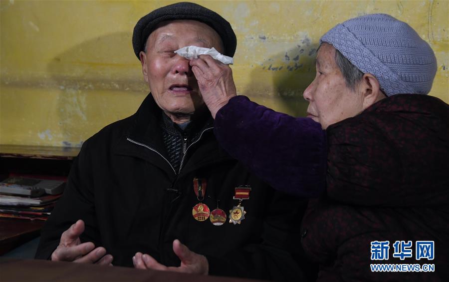 （新華全媒頭條&middot;圖文互動(dòng)）（8）英雄無(wú)言&mdash;&mdash;95歲老黨員張富清的本色人生