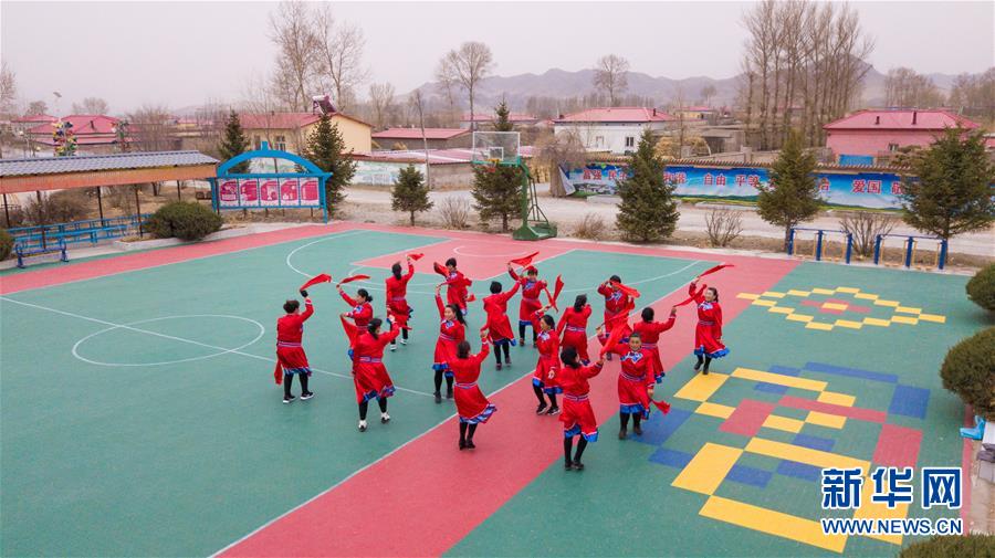 （壯麗70年&middot;奮斗新時(shí)代&middot;圖文互動(dòng)）（3）情同一家，守望相助，共奔小康&mdash;&mdash;內(nèi)蒙古興安盟巴彥敖包嘎查民族團(tuán)結(jié)見聞