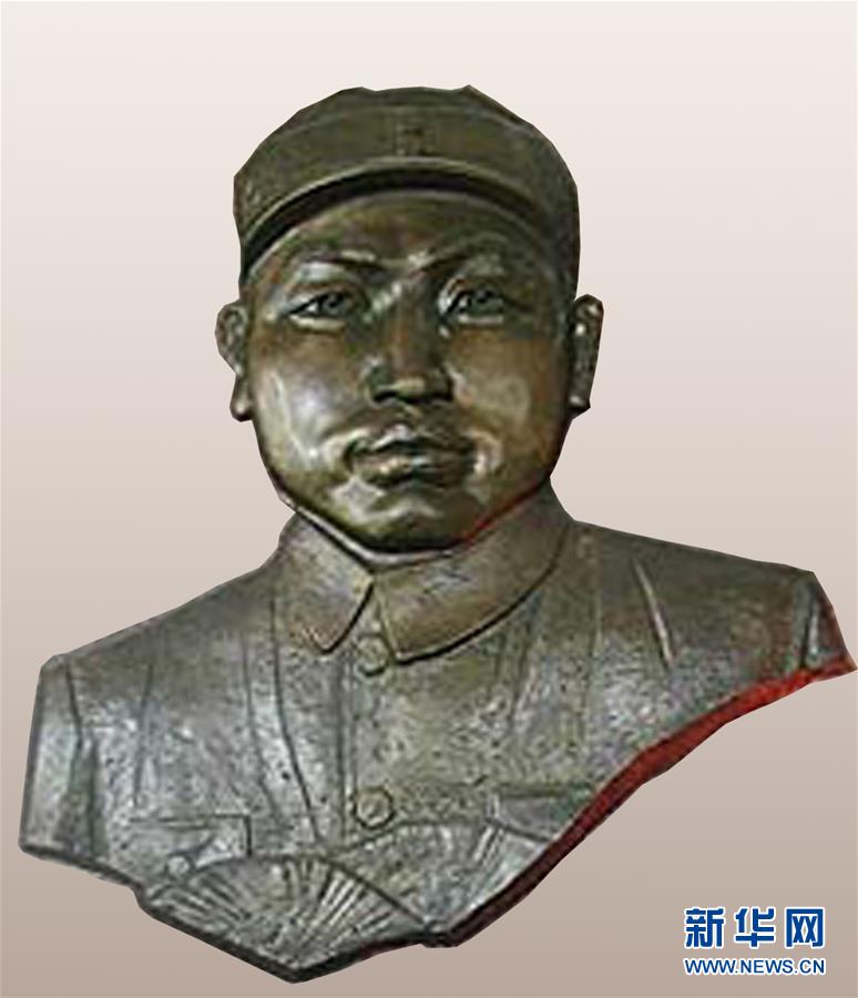 (為了民族復(fù)興·英雄烈士譜·圖文互動)張?jiān)獕郏汉笄趹?zhàn)線立奇功