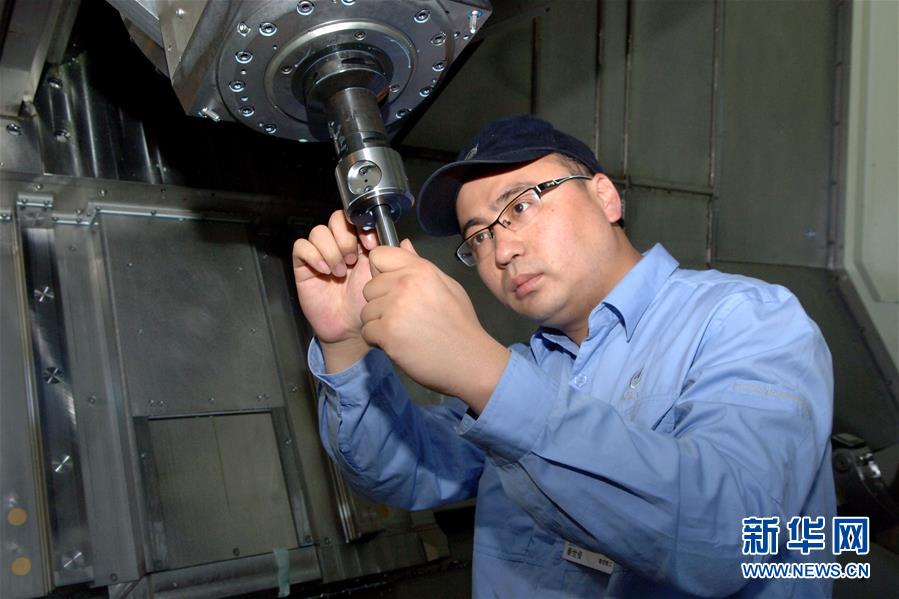 （新華全媒頭條&middot;圖文互動(dòng)）（3）讓奮斗成為人生最亮麗的底色&mdash;&mdash;寫(xiě)在2019年&ldquo;五一&rdquo;國(guó)際勞動(dòng)節(jié)到來(lái)之際