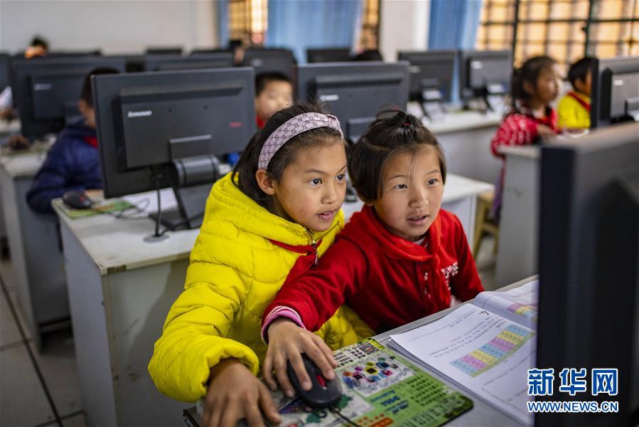 （壯麗70年&middot;奮斗新時代&middot;圖文互動）（10）獨龍江畔，這個民族&ldquo;一躍千年&rdquo;