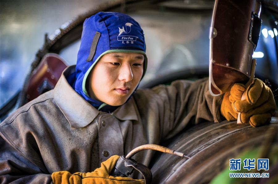 （新華全媒頭條&middot;愛國情 奮斗者&middot;圖文互動）（3）以青春之我，創(chuàng)青春中國&mdash;&mdash;寫在五四運動100周年之際