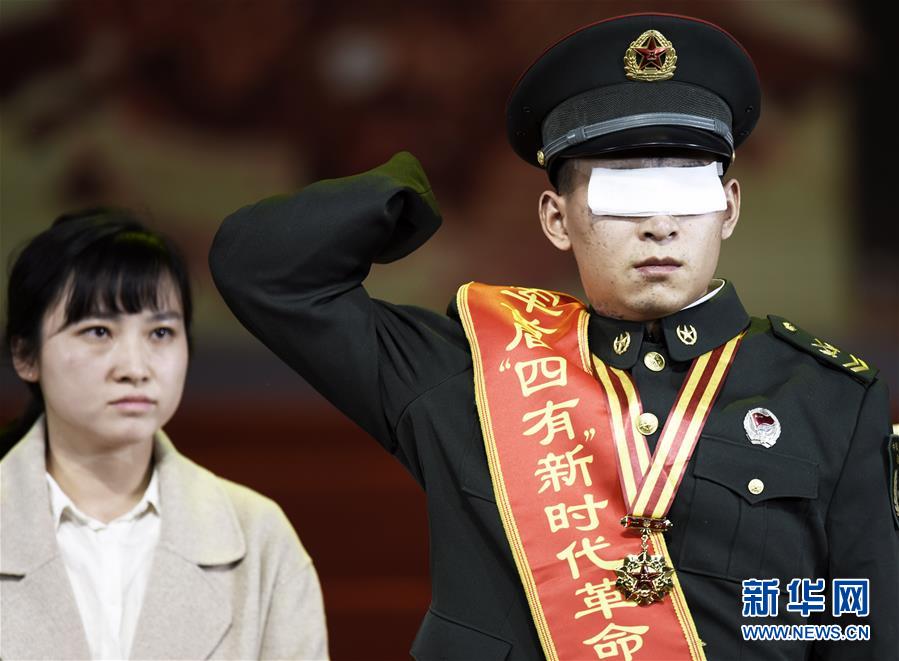 （時(shí)代先鋒&middot;圖文互動(dòng)）（3）新時(shí)代最可愛(ài)的人&mdash;&mdash;記陸軍某掃雷排爆大隊(duì)英雄戰(zhàn)士杜富國(guó)