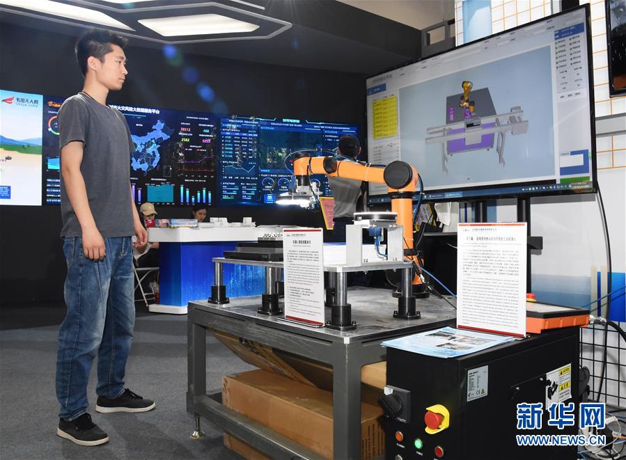 （在習(xí)近平新時(shí)代中國(guó)特色社會(huì)主義思想指引下&mdash;&mdash;新時(shí)代新作為新篇章&middot;圖文互動(dòng)）（3）與中國(guó)服務(wù)貿(mào)易共成長(zhǎng)&mdash;&mdash;&ldquo;多會(huì)合一&rdquo;京交會(huì)開啟中國(guó)服貿(mào)&ldquo;新大門&rdquo;