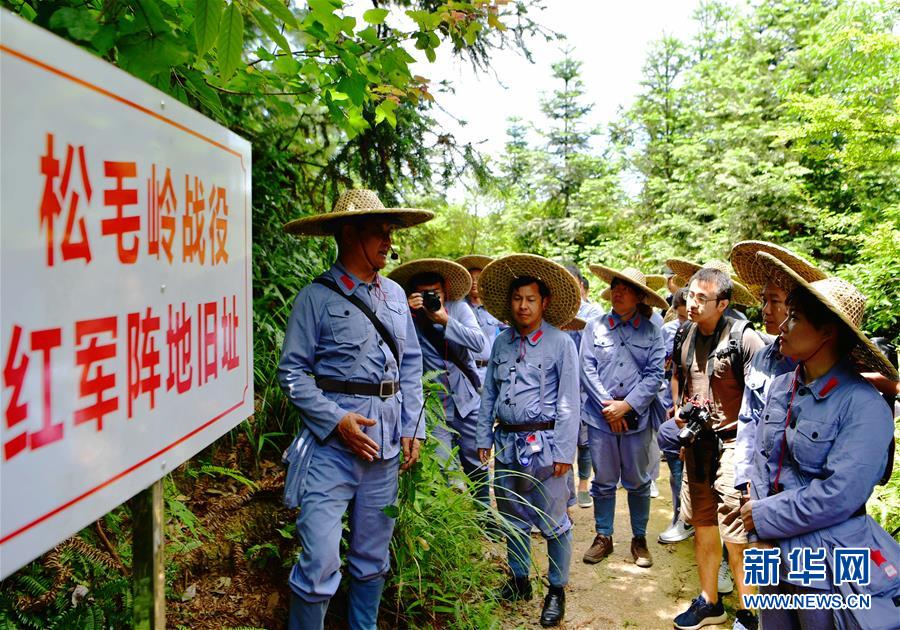 （新華全媒頭條&middot;不忘初心、牢記使命&mdash;&mdash;記者再走長征路&middot;圖文互動）（2）風(fēng)展紅旗如畫&mdash;&mdash;來自長征出發(fā)地長汀、寧化的紅色信仰報(bào)告 