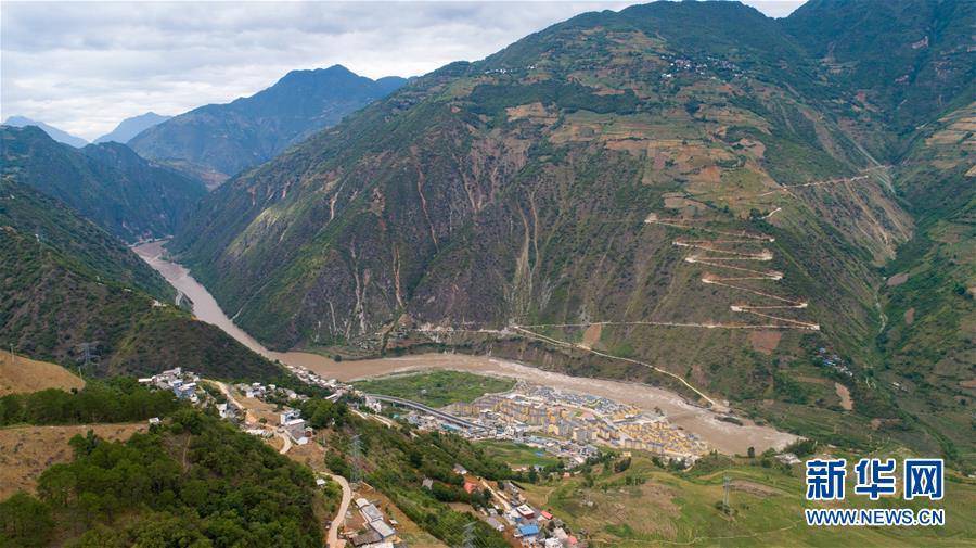 （直過民族脫貧攻堅&middot;圖文互動）（3）下山！傈僳群眾開啟新生活