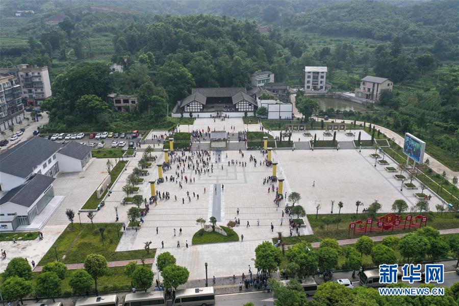 (壯麗70年·奮斗新時(shí)代——記者再走長征路·圖文互動)(1)一塊懷表的革命傳承:給王良將軍的一封信