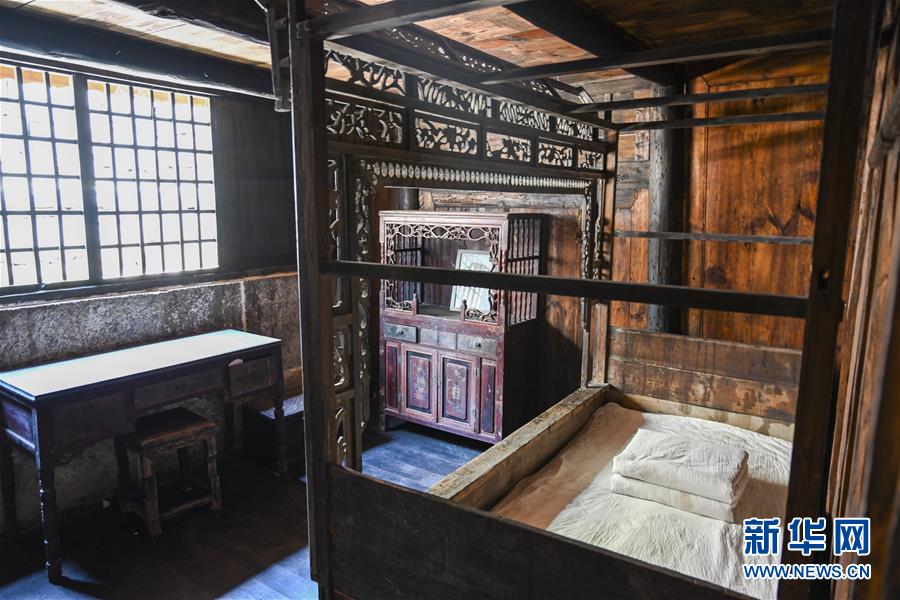 （壯麗70年&middot;奮斗新時(shí)代&mdash;&mdash;記者再走長(zhǎng)征路&middot;圖文互動(dòng)）（5）手捧棉被憶紅軍：走了那么多年，我們都念他們的好