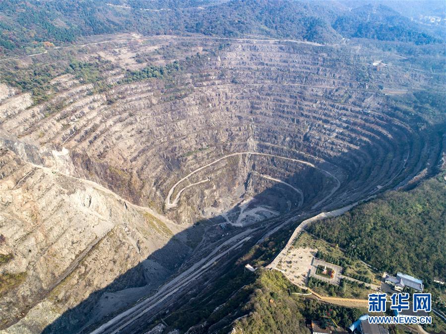 （壯麗70年&middot;奮斗新時代&mdash;&mdash;共和國發(fā)展成就巡禮&middot;圖文互動）（2）潮涌楚天闊&mdash;&mdash;湖北砥礪奮進70年譜寫高質(zhì)量發(fā)展華章